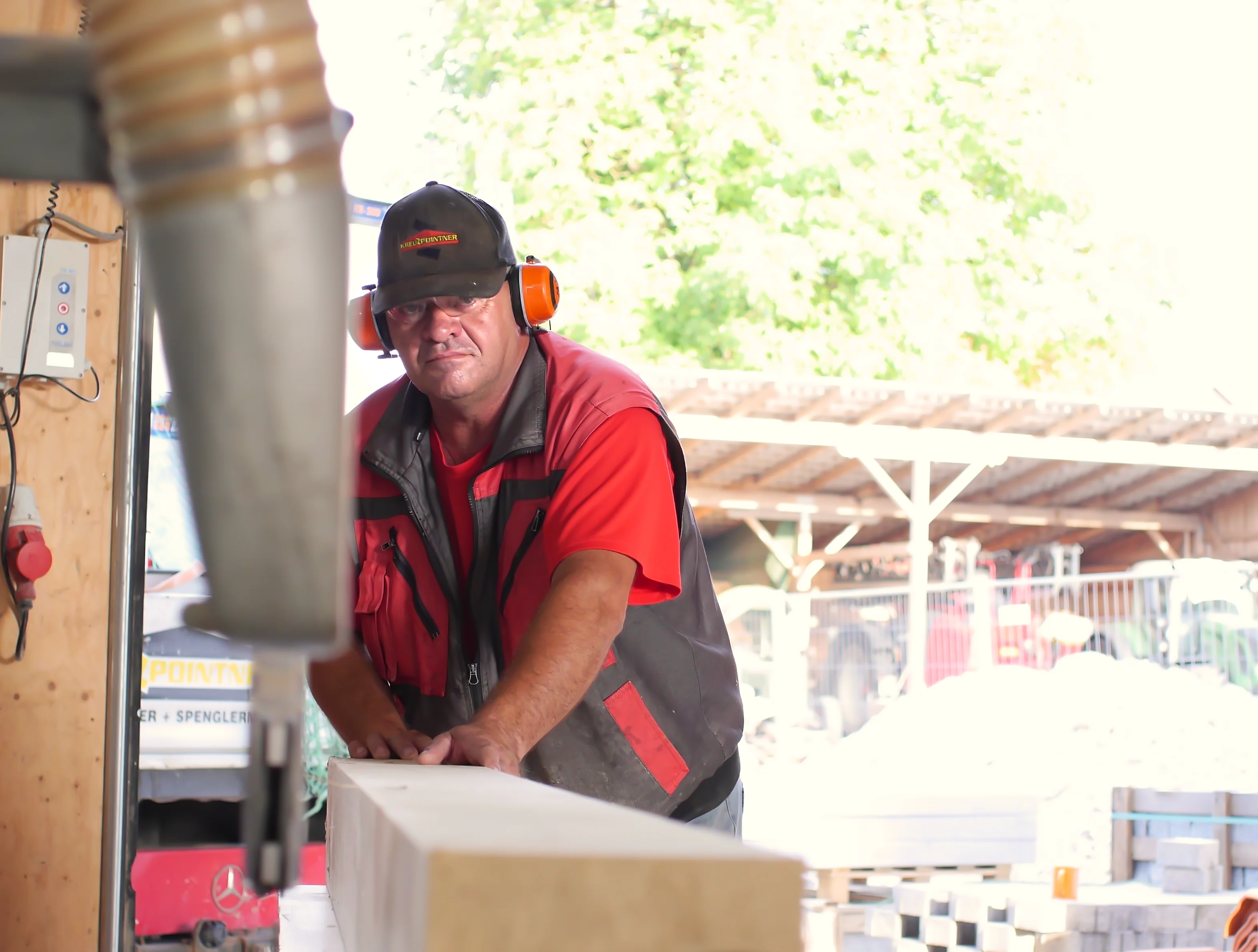 Handwerkliche Arbeit auf der Baustelle